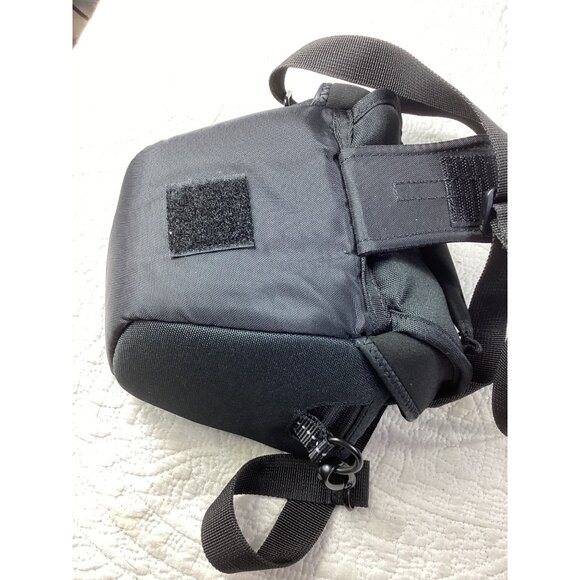 Lowepro Black Compact Camera Shoulder Bag With Adjustable Strap*EUC - Picture 5 of 5